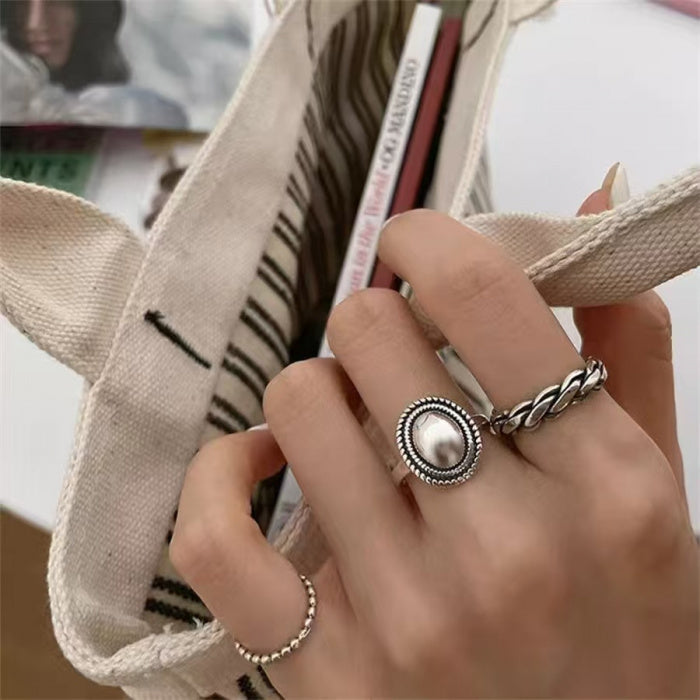 Twisted Oval Open Ring for Women, Vintage Style, Retro Light Luxury, Fashionable and Unique Design