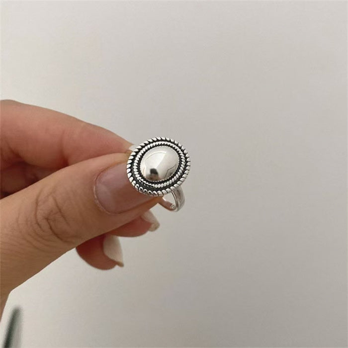 Twisted Oval Open Ring for Women, Vintage Style, Retro Light Luxury, Fashionable and Unique Design